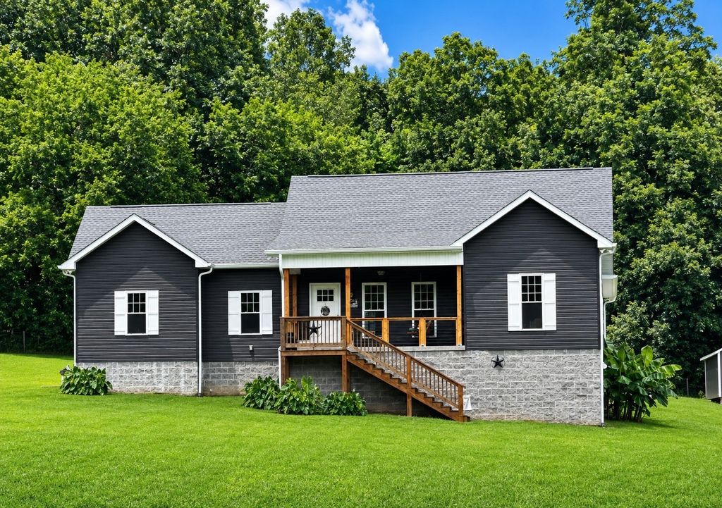 1669 Knob Creek Rd, Wartrace
