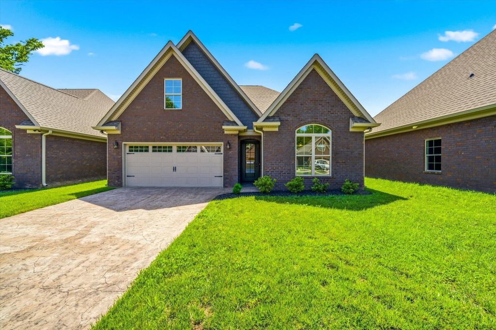 224 Lake View Point, Englewood