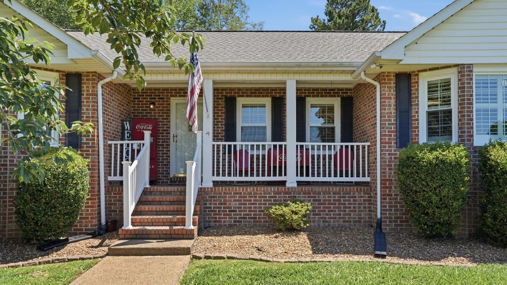 113 Provins Dr, Tullahoma