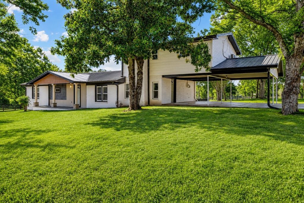405 Fairfield Rd, Bethpage