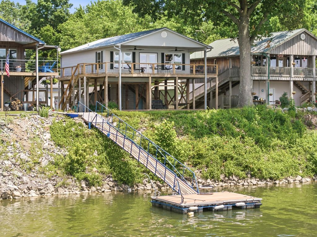 1728 Yarbro Landing Ln, Decaturville