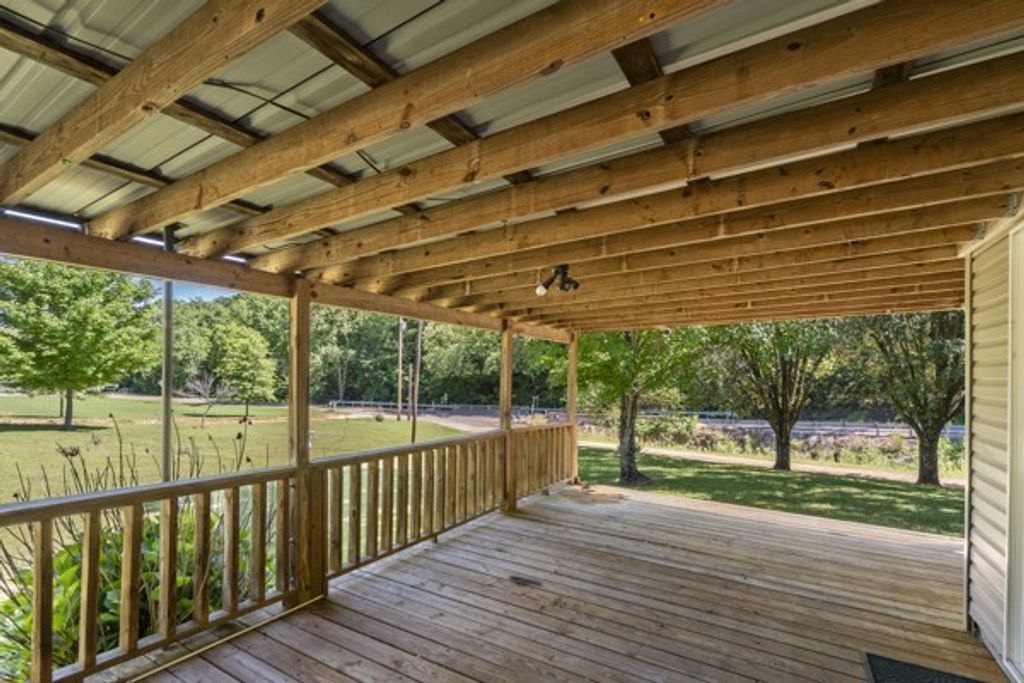 1110 King Rd, Centerville