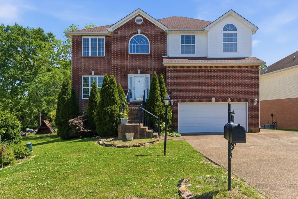 328 Moonwater Ct, Hermitage