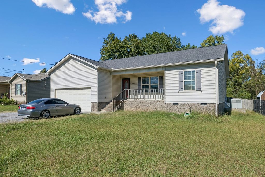 225 Eagle Blvd, Shelbyville