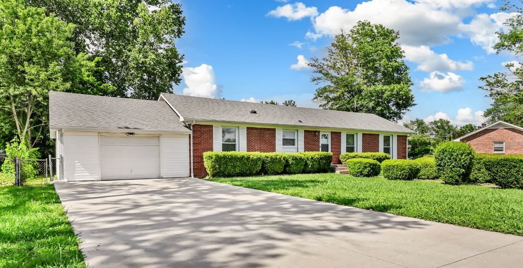 203 Orchard Rd, Clarksville