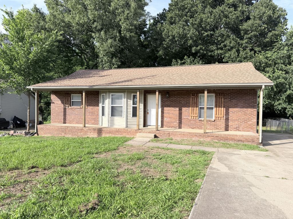 416 Sideline Dr, Oak Grove