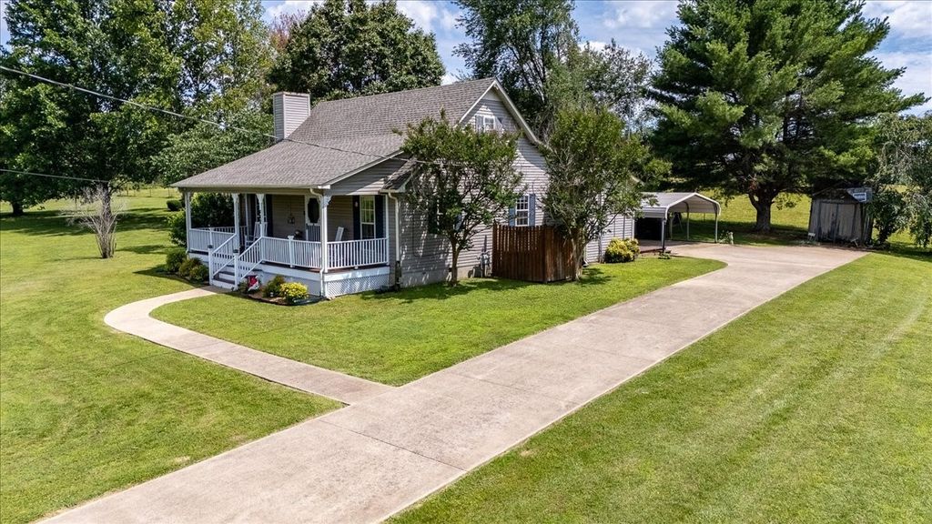 612 Clax Branch Rd, Loretto
