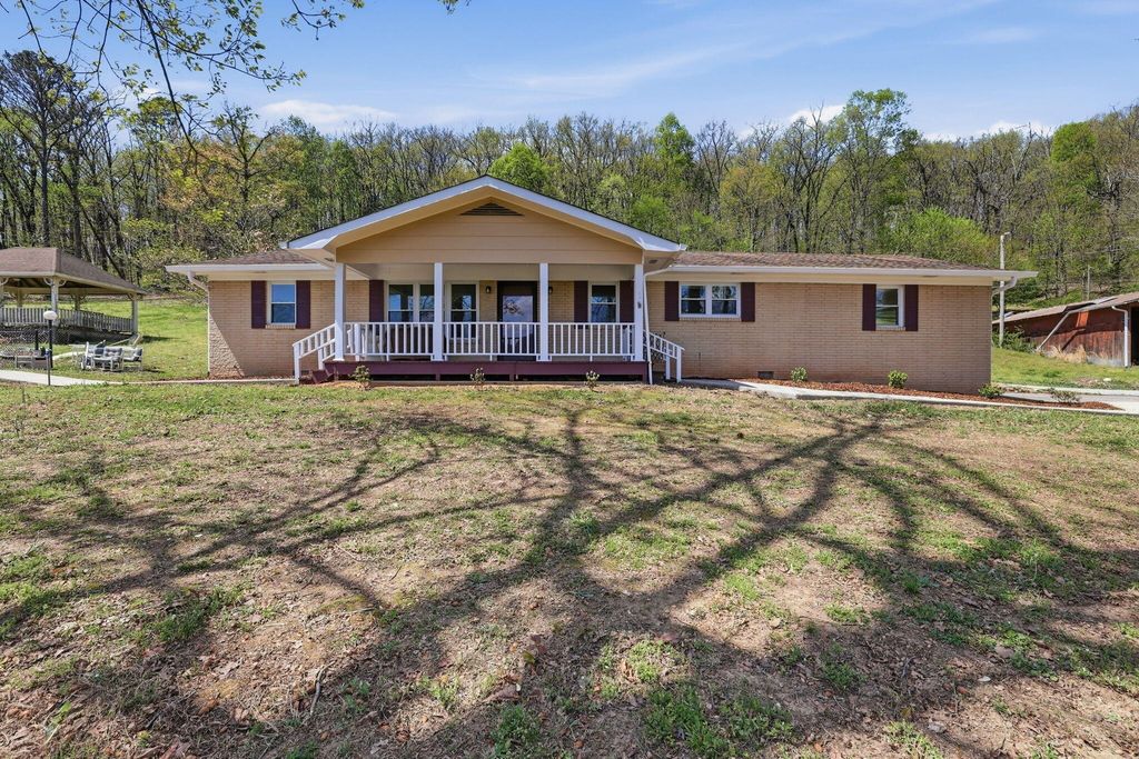 662 Red Hill Valley Road Se, Cleveland