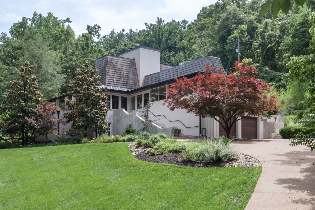 1147 Crater Hill Dr, Nashville