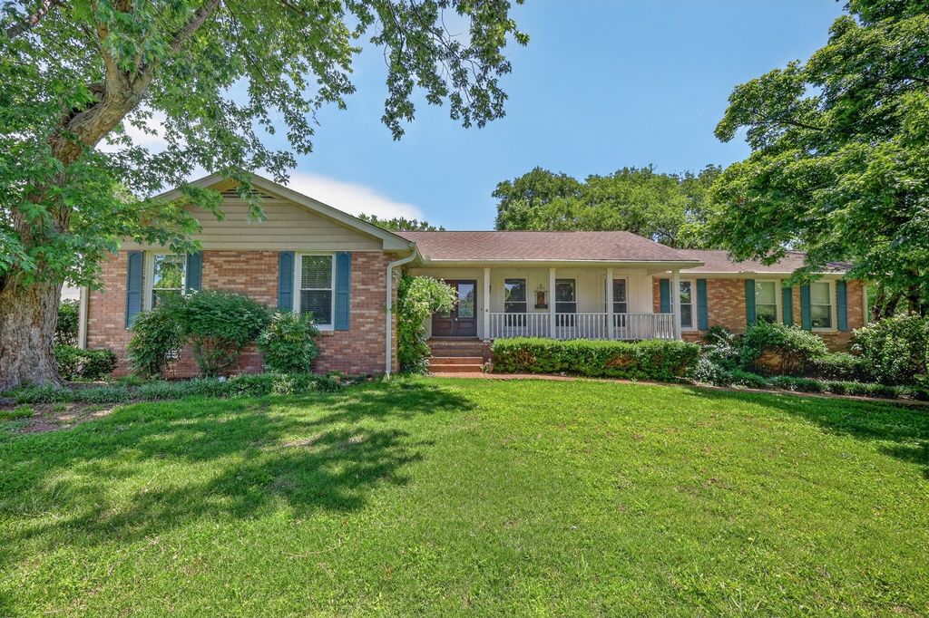 111 Countrywood Dr, Lebanon