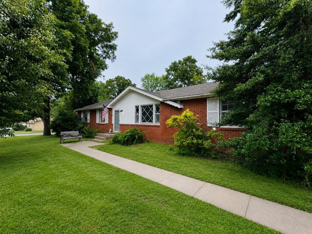 5023 Collinwood Dr, Clarksville