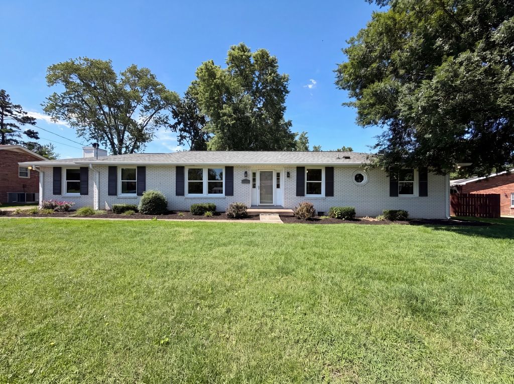 115 Paxton Dr, Hendersonville
