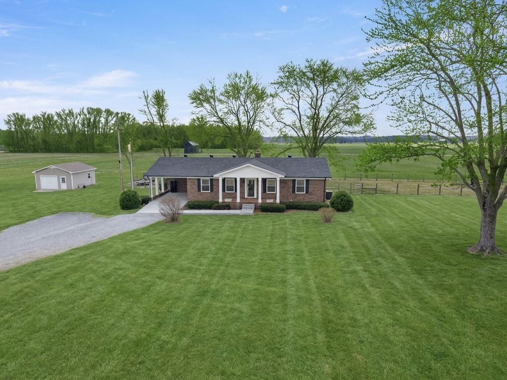 8412 Highway 41 N, Adams