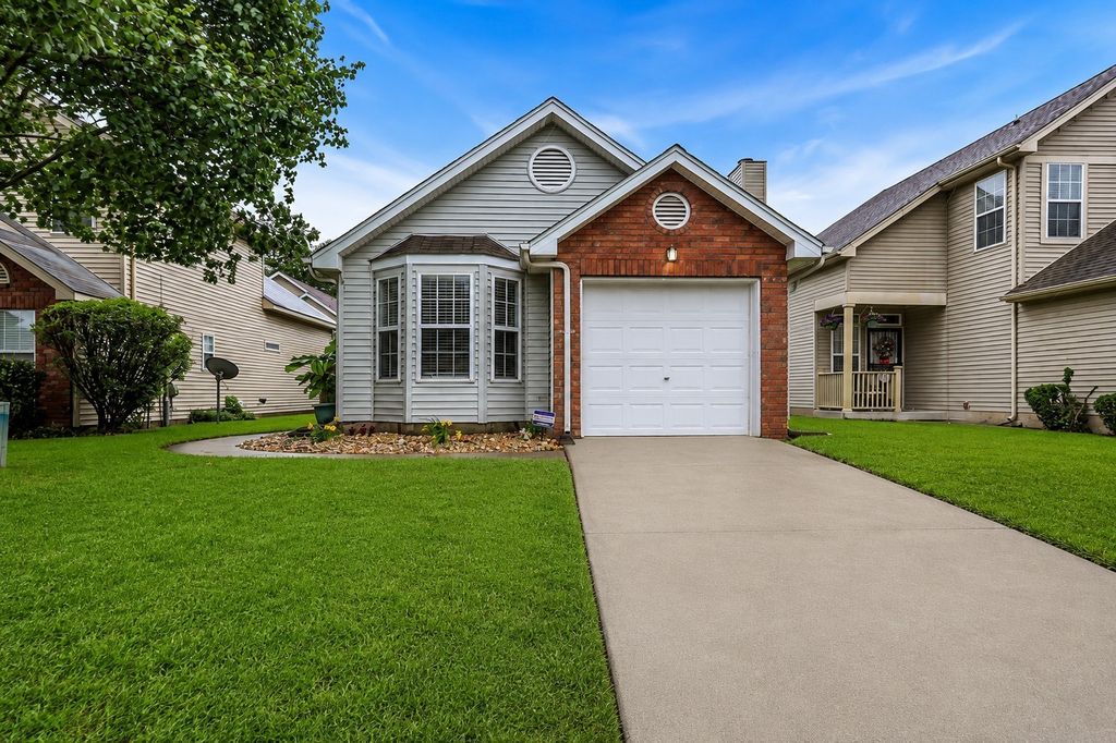 1111 Wembley Dr, Hermitage