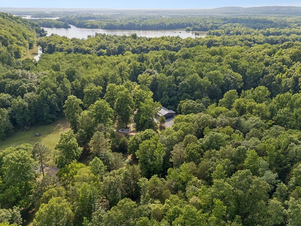 1343 Chalk Hollow Ln, Waverly