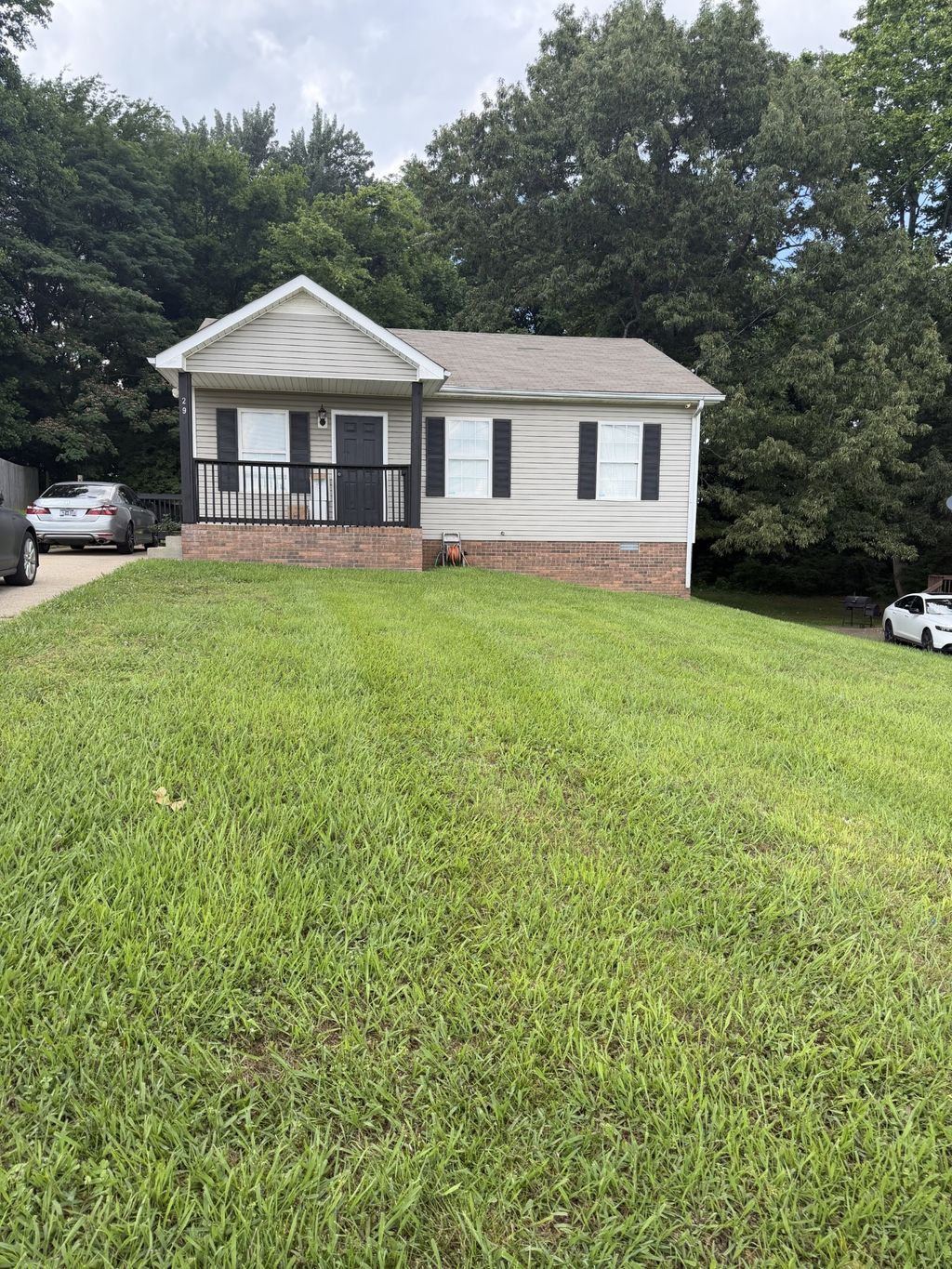 290 Fritz Cir, Clarksville