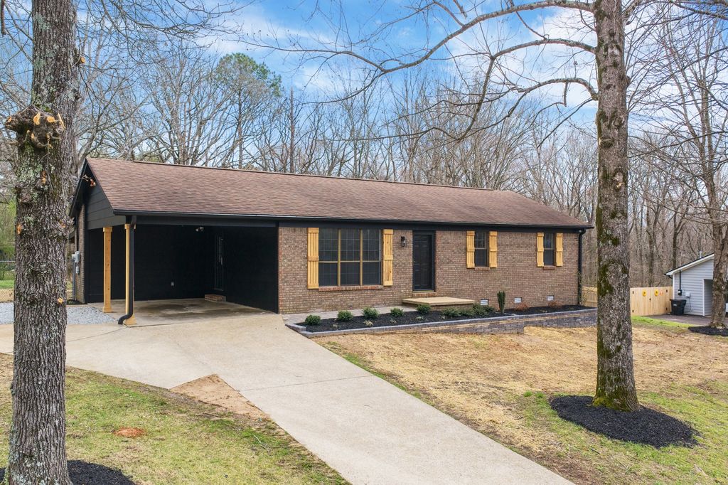 605 Parkburg Rd, Pinson