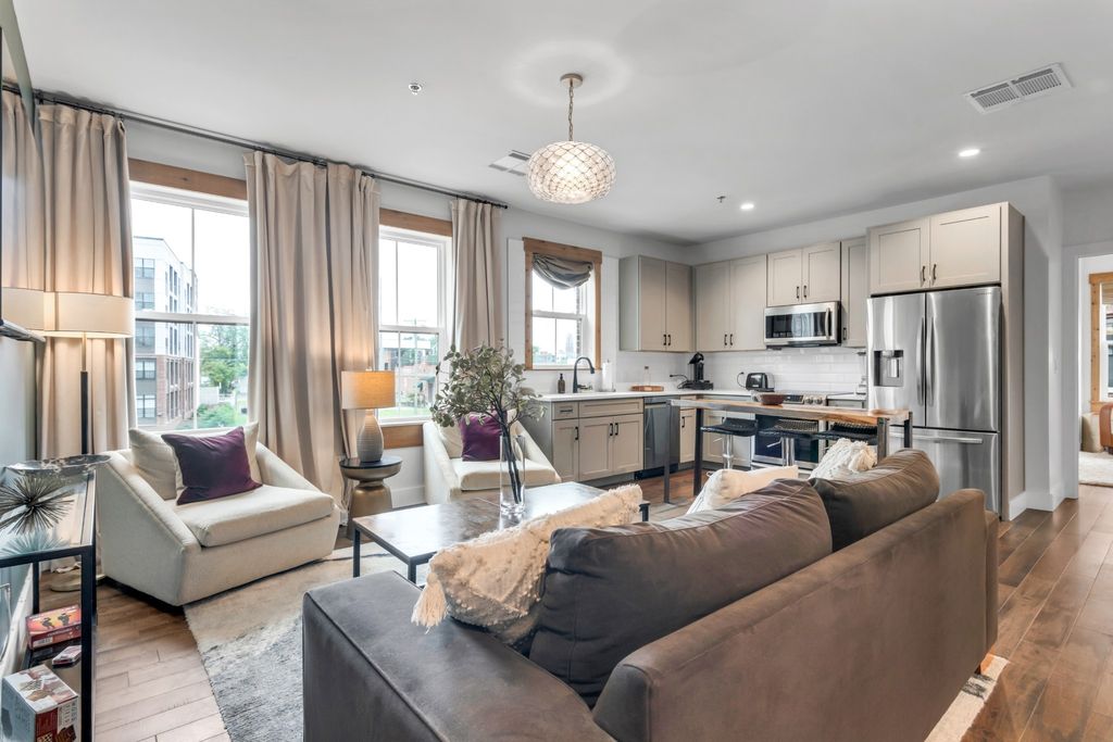 612 21st Ave N 313, Nashville