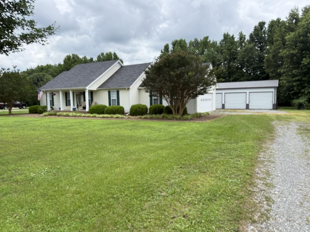 28 Long Meadow Dr, Fayetteville