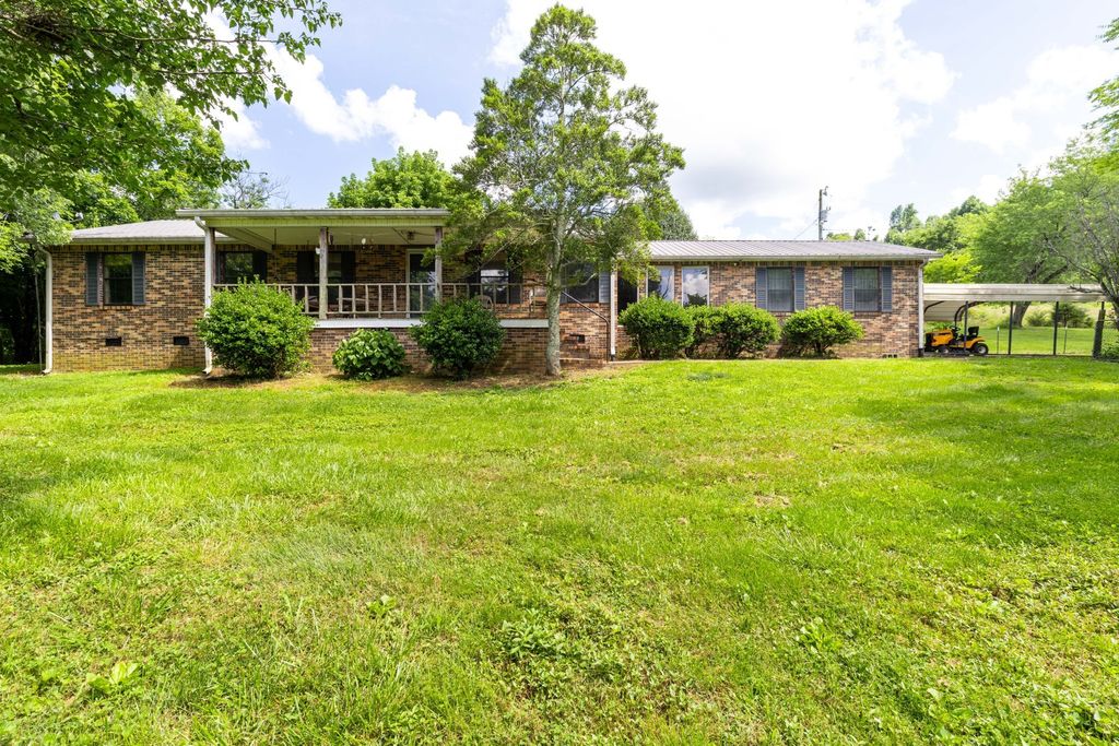 441 Hawthorne Hill Rd, Shelbyville