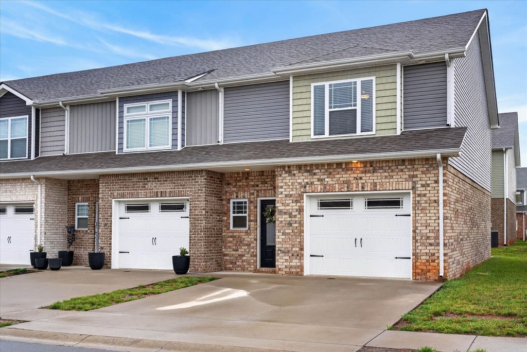 341 Fallow Cir, Clarksville