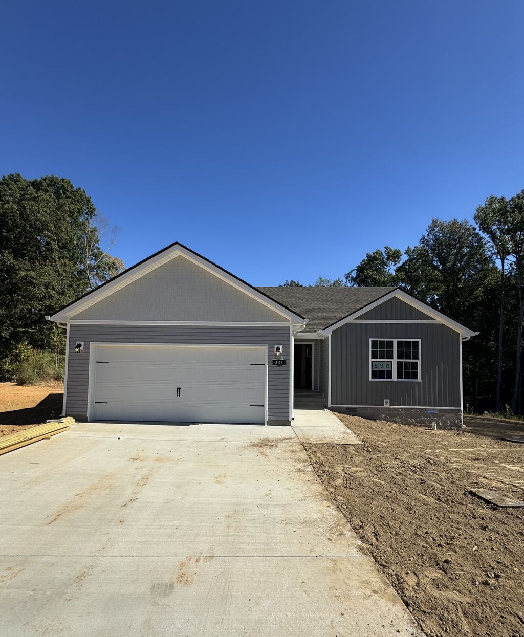 333 Tisha Ct, Clarksville