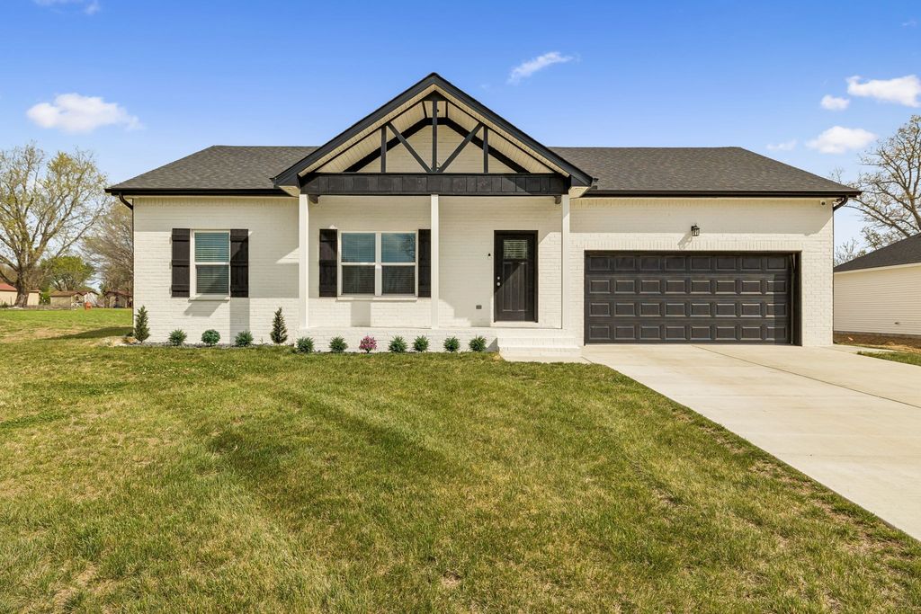 180 Vickers Rd, Smithville