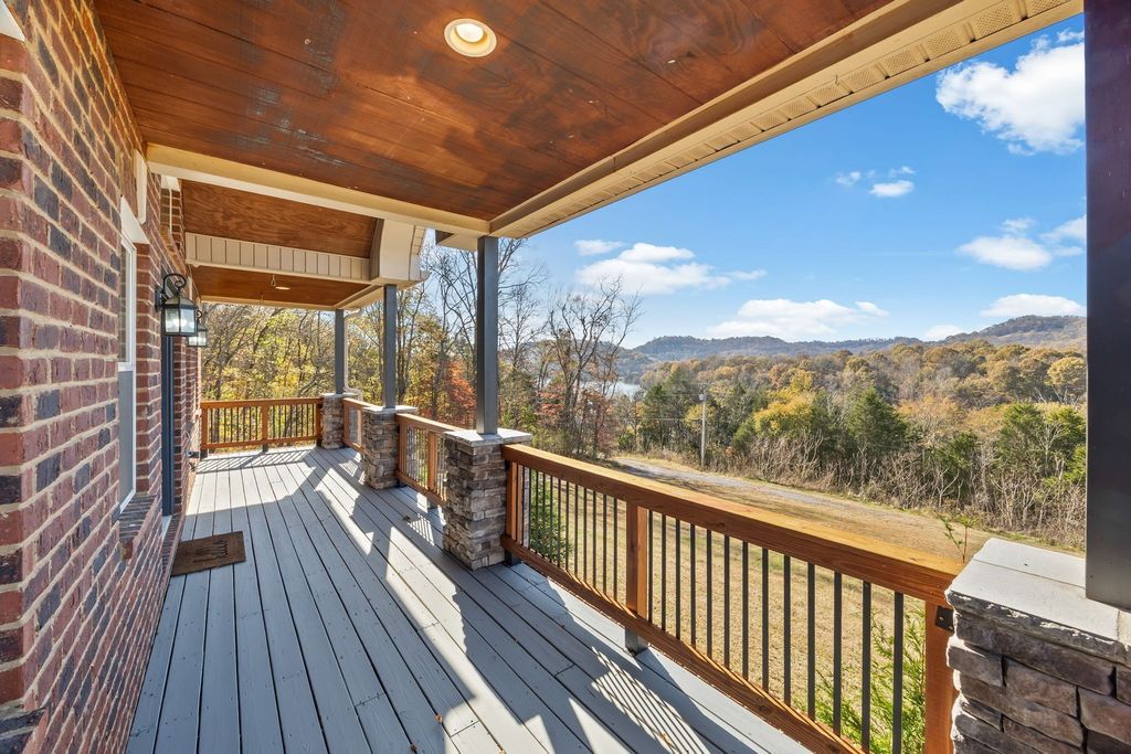 57 Lakeside Dr, Carthage