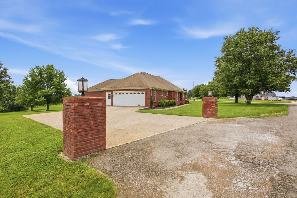163 Tabor Pl, Hohenwald