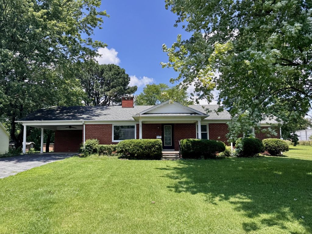 211 Church St, Loretto