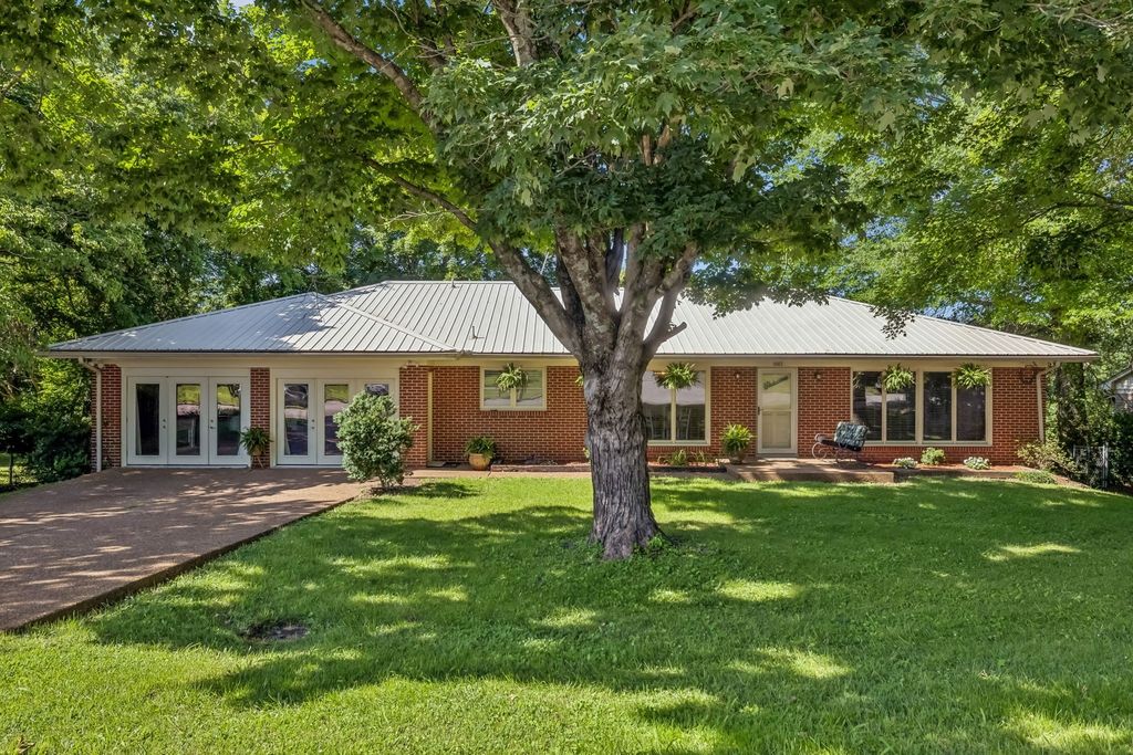 1082 Rolling Fields Cir, Columbia