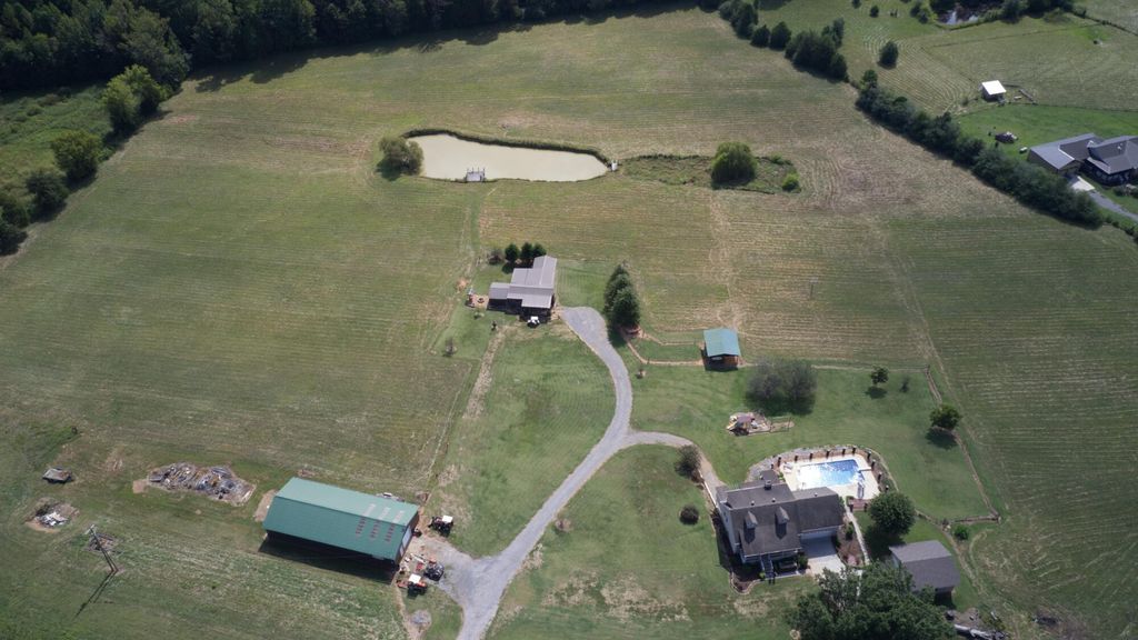 2239 County Road 750, Calhoun