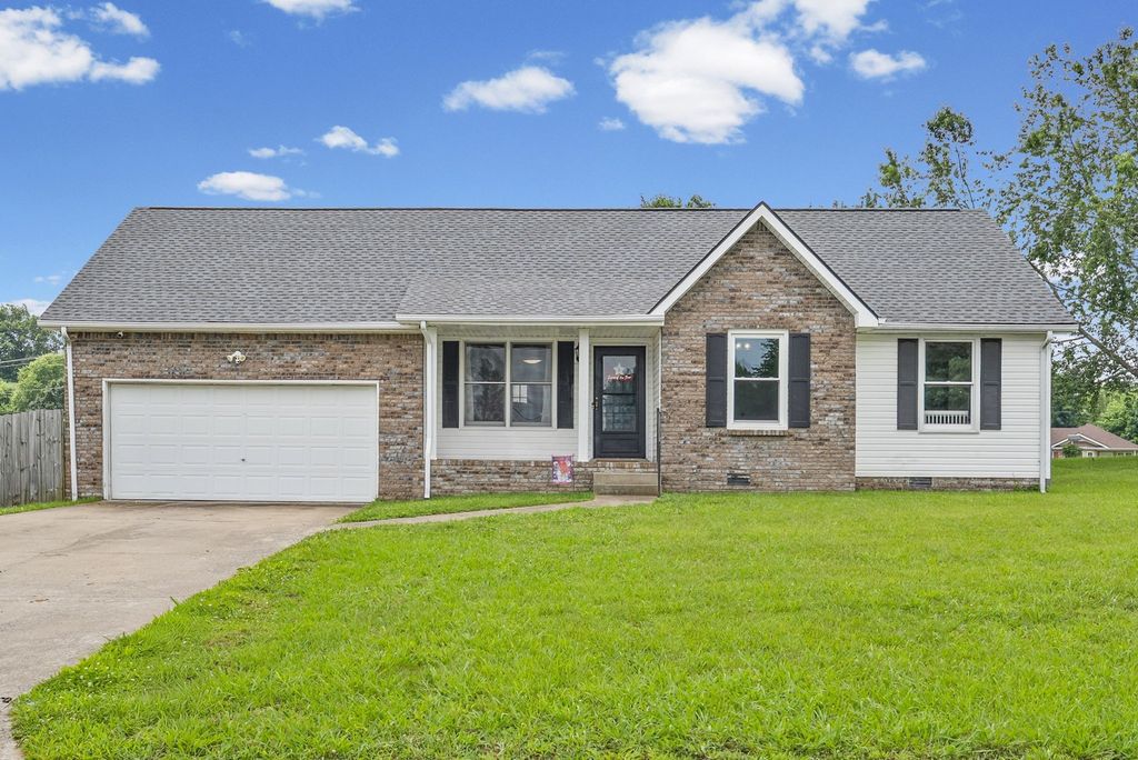 1788 Cherry Point Ct, Clarksville