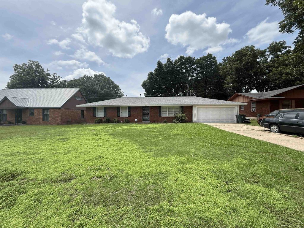 4577 Bogart St, Memphis
