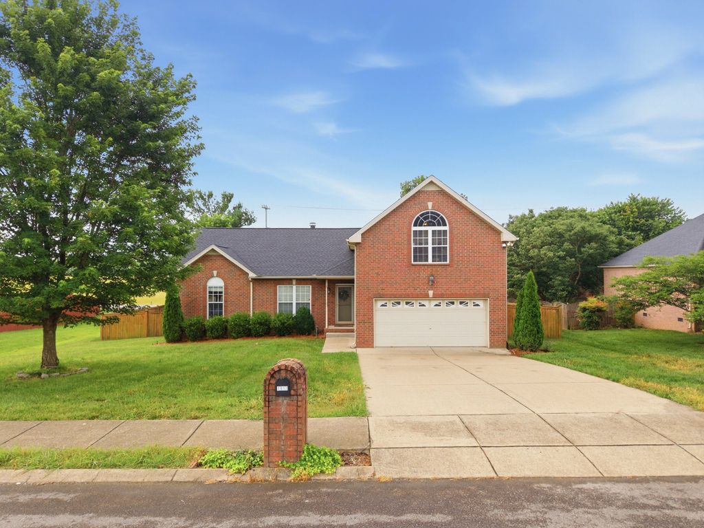 1012 Rutherford Way, Hendersonville