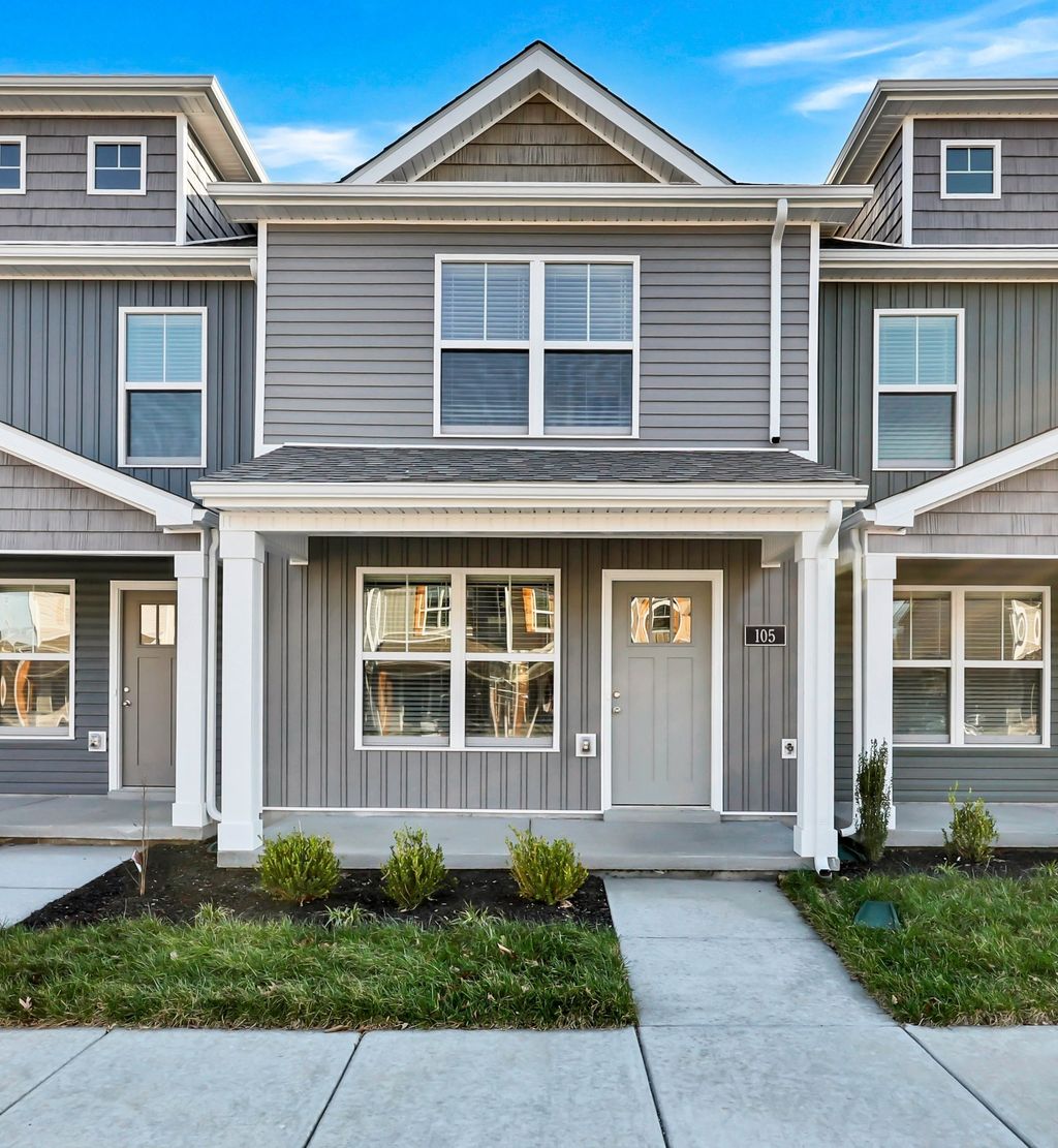 105 Quarry Point Dr, Clarksville