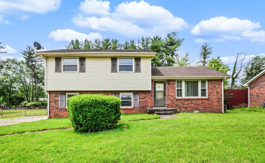 309 Dale Ter, Clarksville