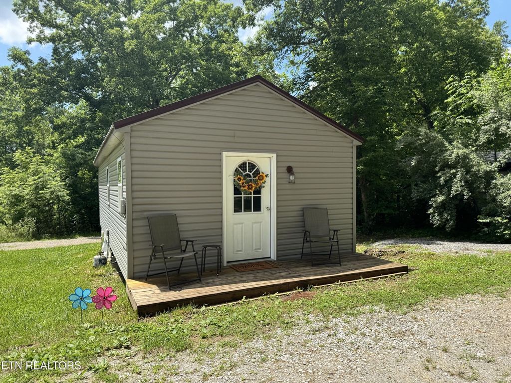 111 Stone St, Crossville