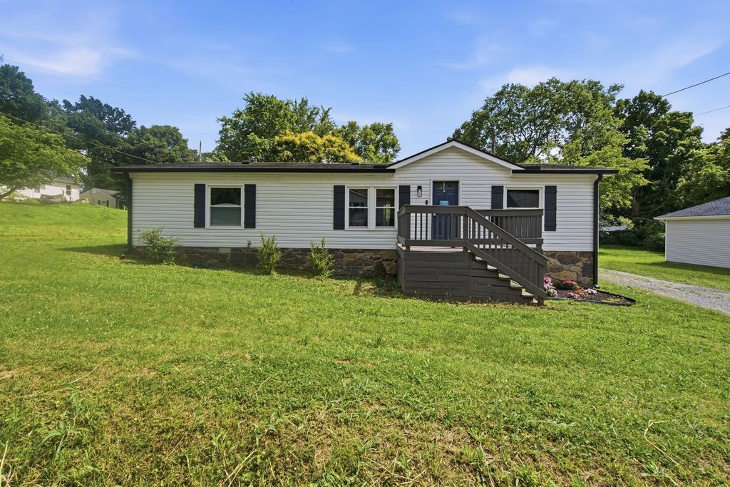 824 Pitt Ave, Springfield