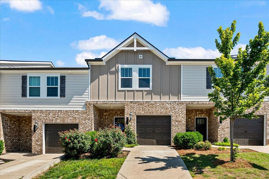820 Arrington Way, Columbia