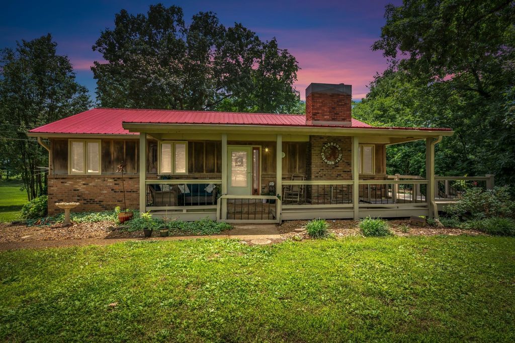830 Hadley Rd, Clarksville