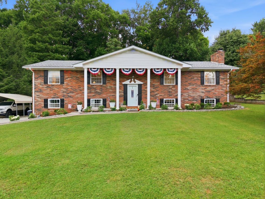 1328 Hillvale Rd, Louisville