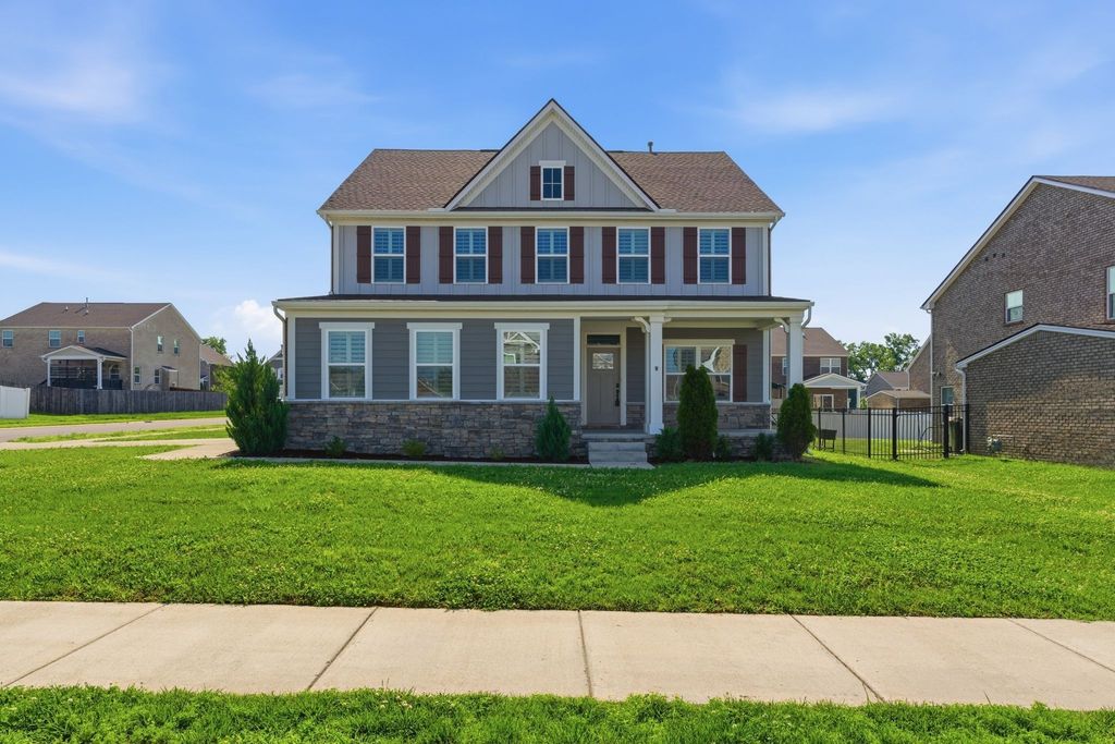 107 Meyrick Dr, Gallatin