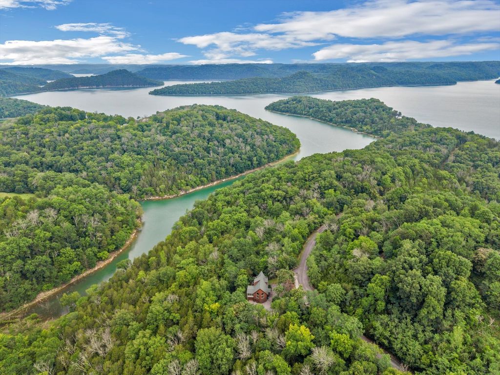 110 Lake Meadow Dr, Smithville