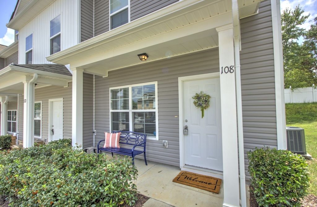 108 Kathryn Ct, Columbia