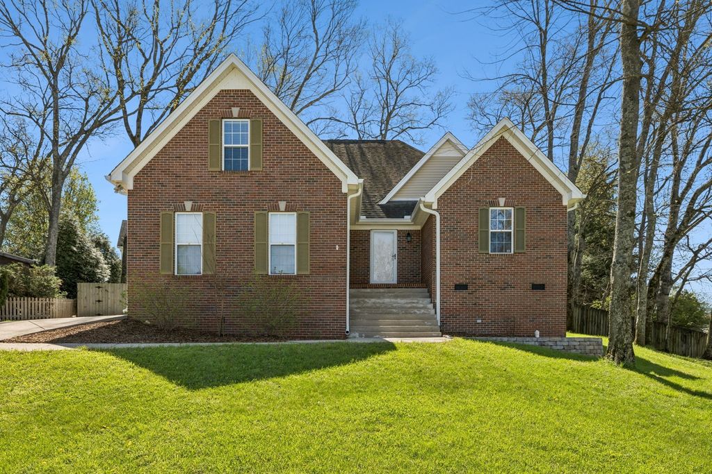1615 Pacer Ct, Spring Hill