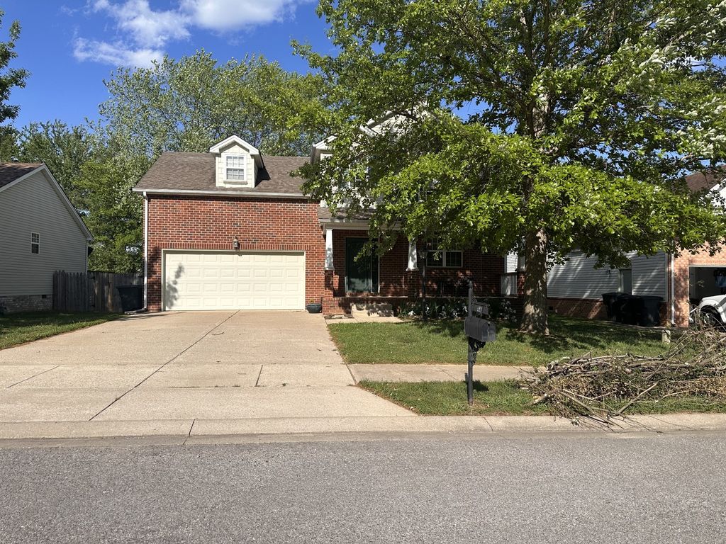 121 Vintage Cir, Hendersonville