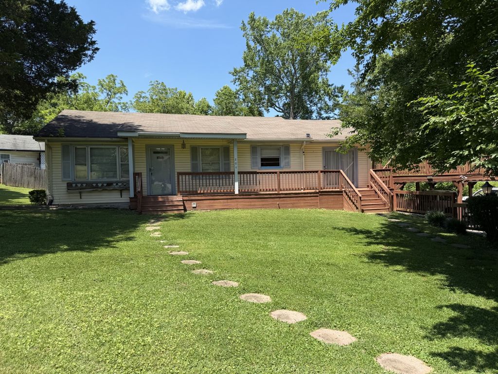 804 W Main St, McMinnville