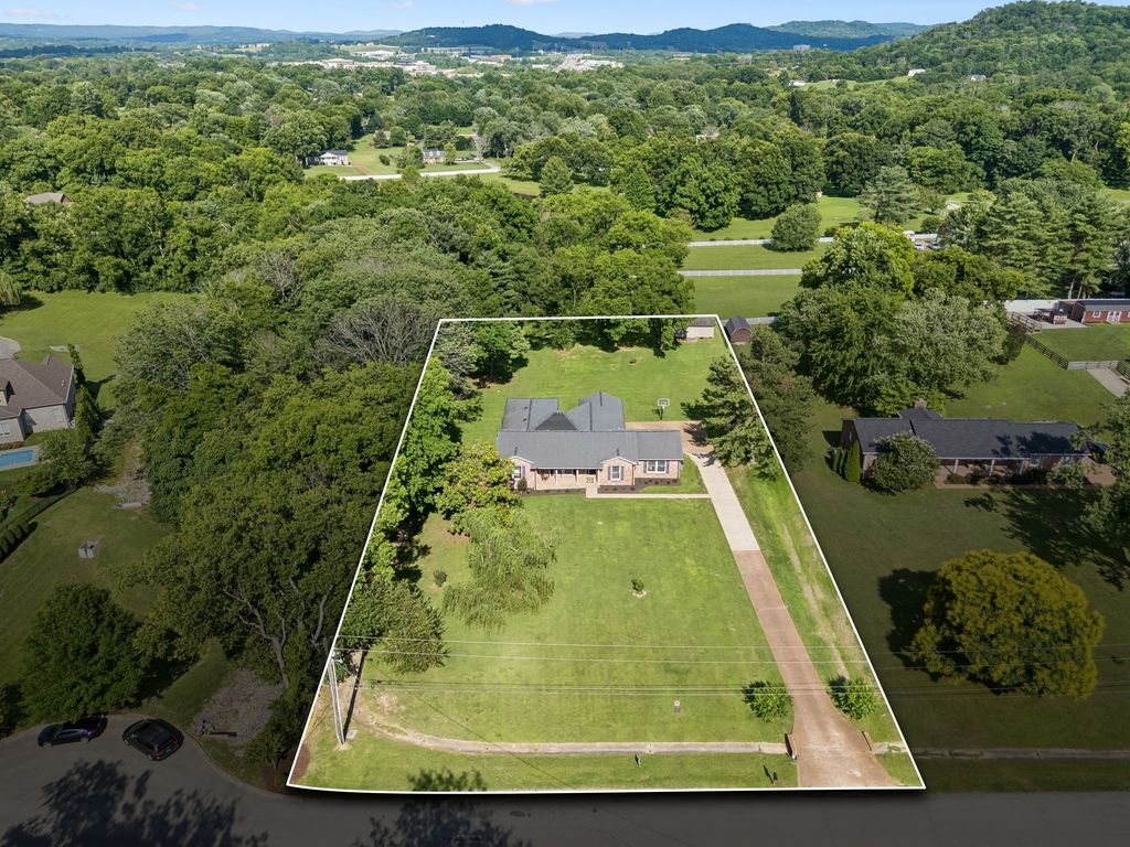 106 Azalea Ln, Franklin