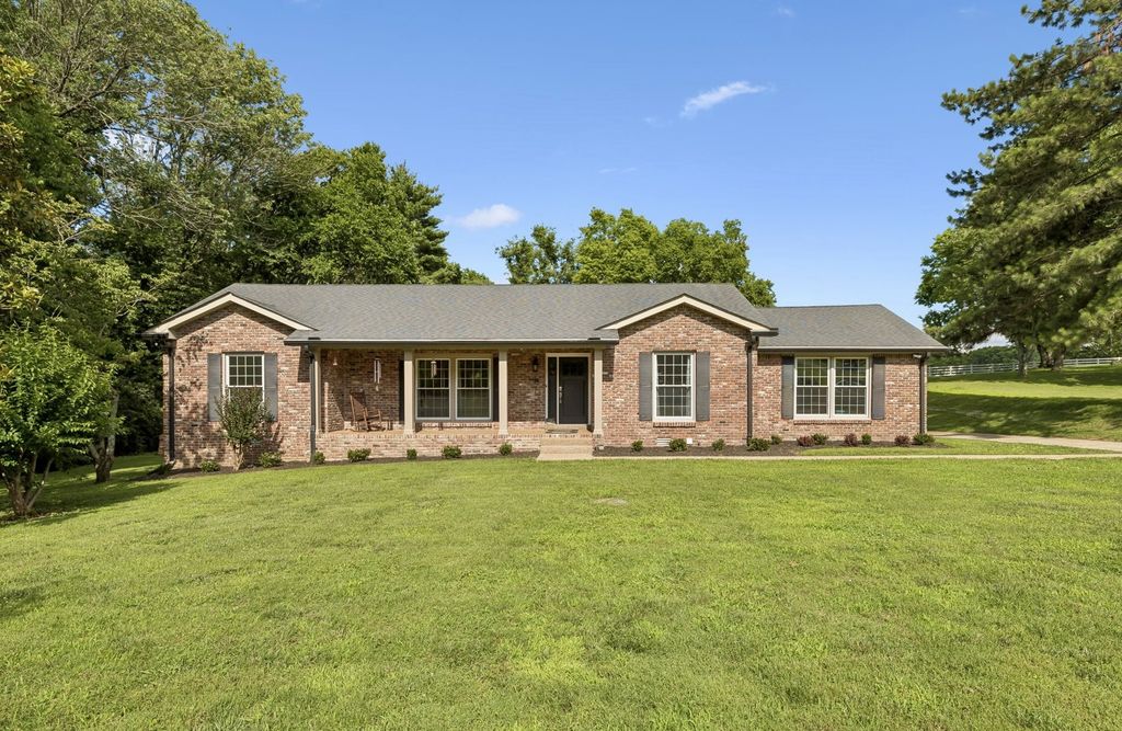 106 Azalea Ln, Franklin
